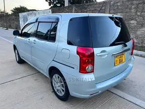 Toyota Raum 2006 Blue