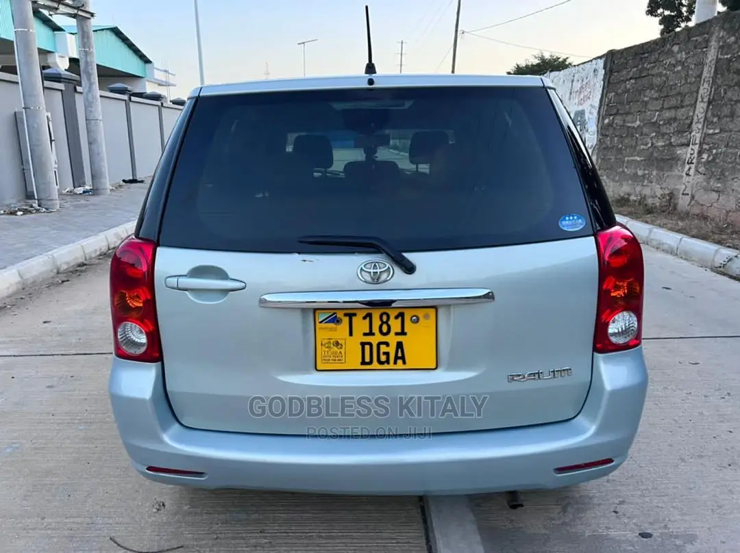Toyota Raum 2006 Blue