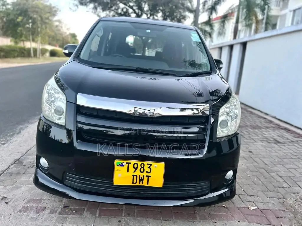 Toyota Noah 2008 Black