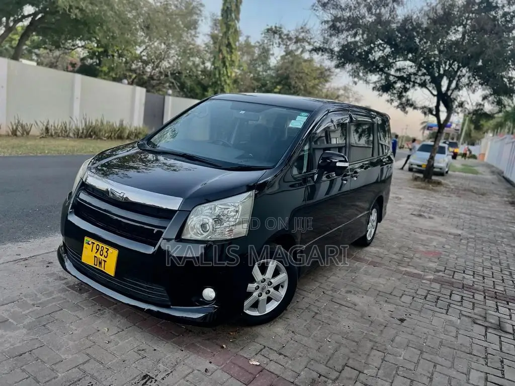 Toyota Noah 2008 Black