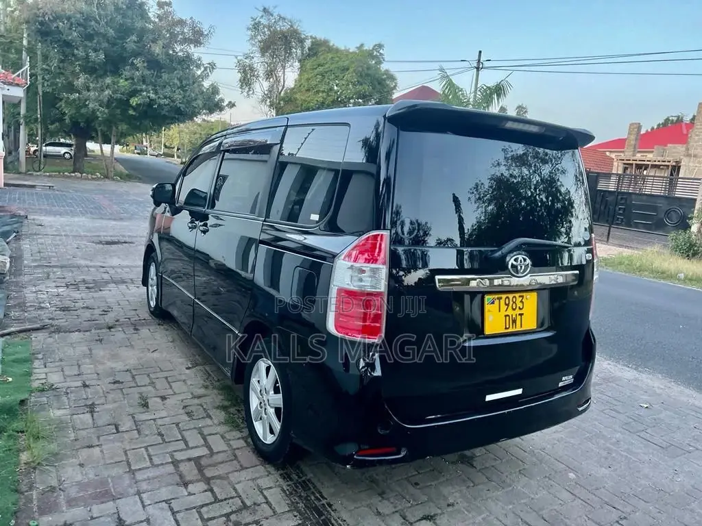 Toyota Noah 2008 Black