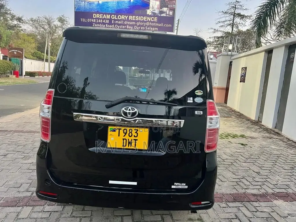Toyota Noah 2008 Black