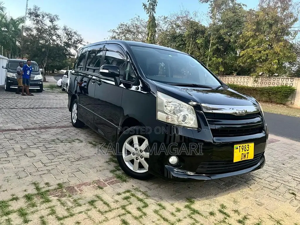 Toyota Noah 2008 Black