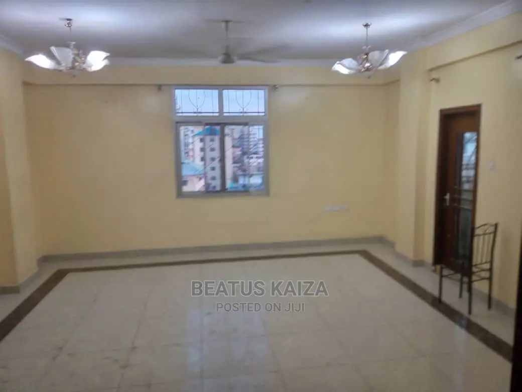 3bdrm Apartment in Kariakoo Narung'Ombe for rent
