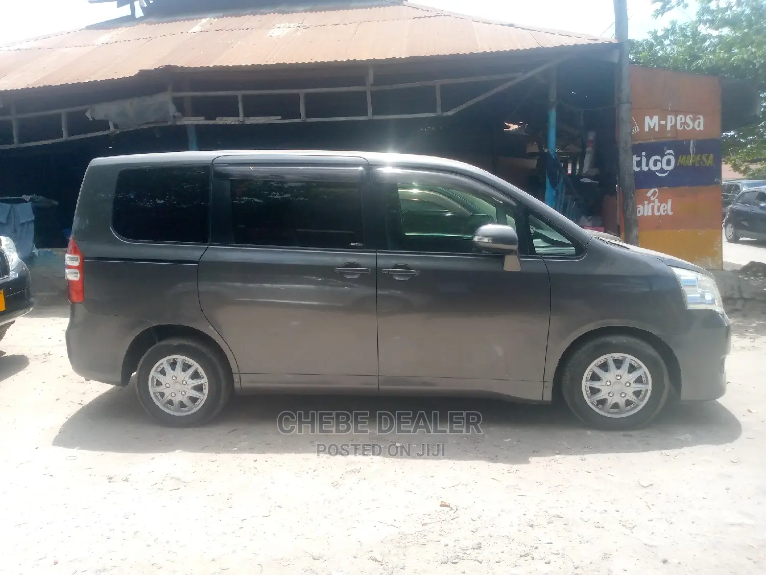Toyota Noah 2010 Gray