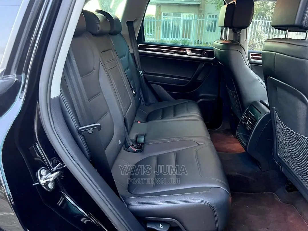 Volkswagen Touareg 2012 Black