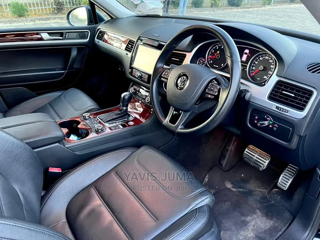 Volkswagen Touareg 2012 Black