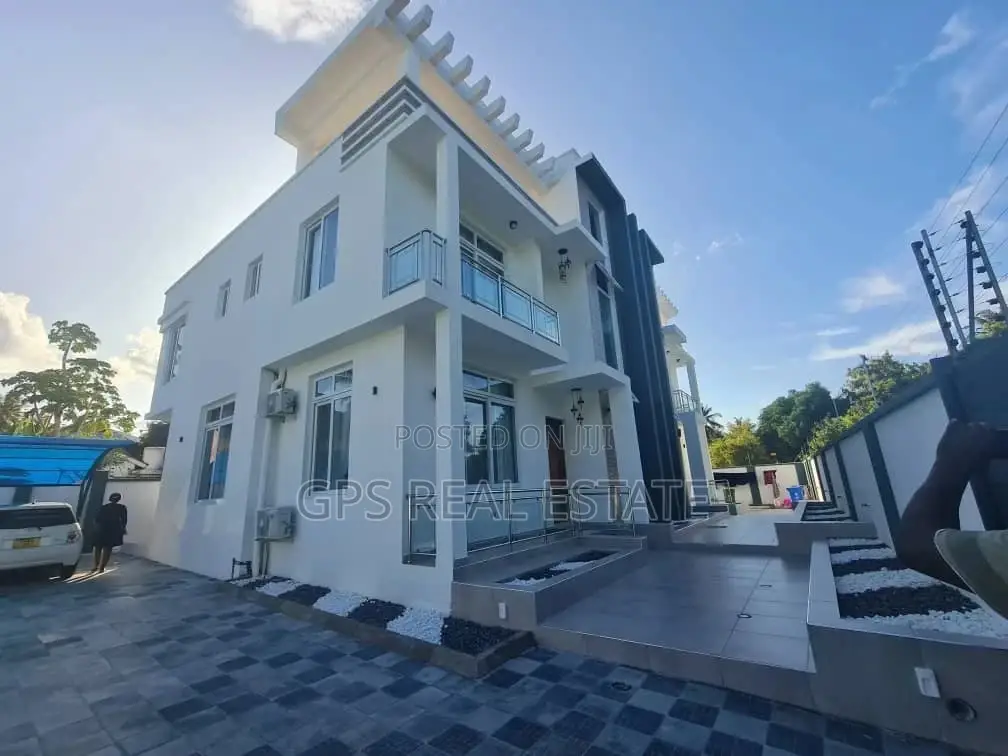 4bdrm House in Mbezi Beach, Kinondoni for Sale