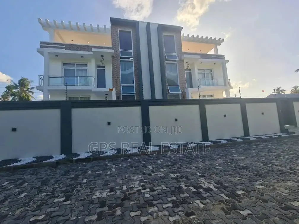 4bdrm House in Mbezi Beach, Kinondoni for Sale