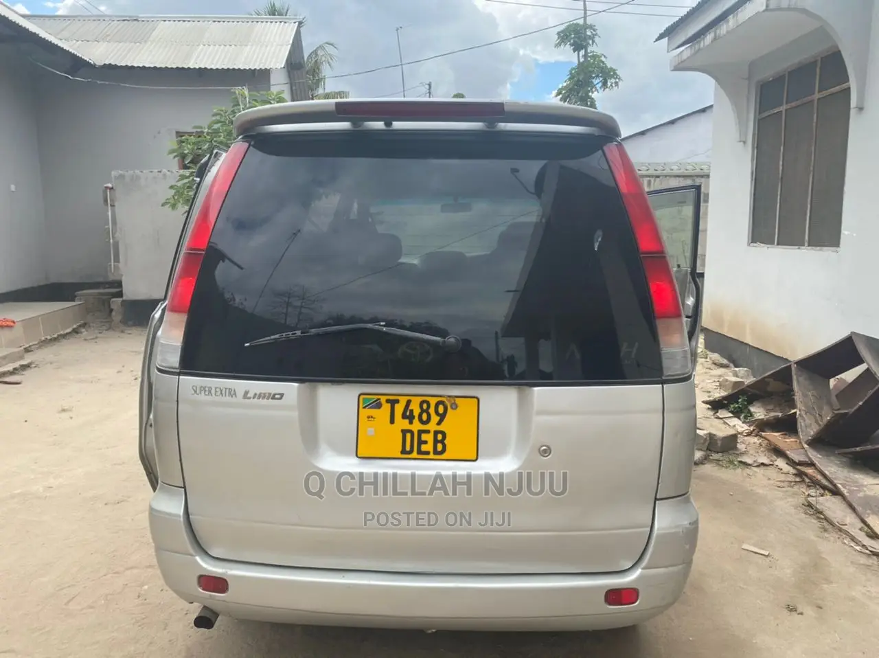 Toyota Noah 2001 Silver