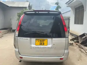 Toyota Noah 2001 Silver