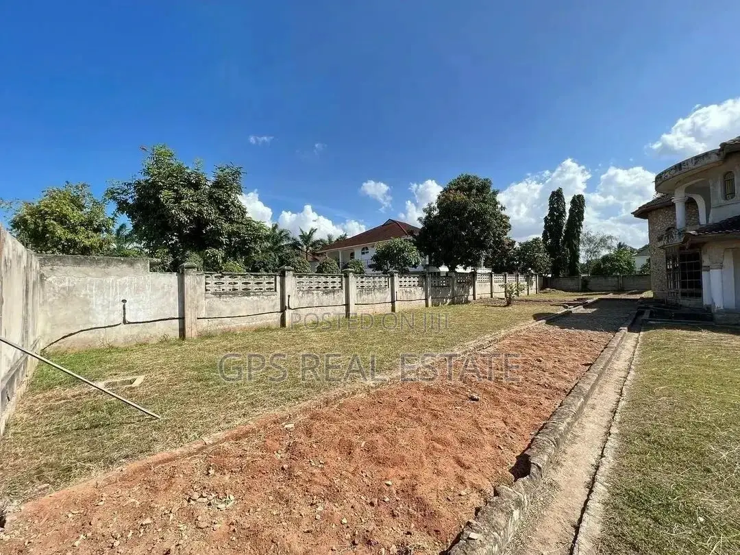4bdrm House in Mbezi Beach, Kinondoni for Sale