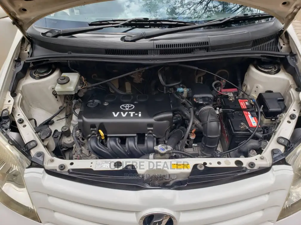 Toyota IST 2004 White