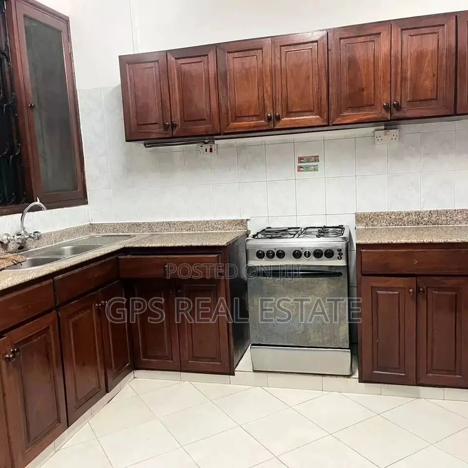 4bdrm Mansion in Masaki Juu, Kinondoni for Rent