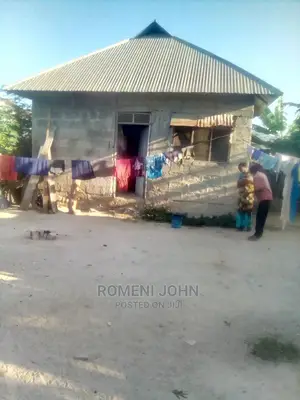 4bdrm Bungalow in Tanzania Daressalaam, Ukonga for Sale