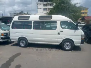 Toyota HiAce 2005 White
