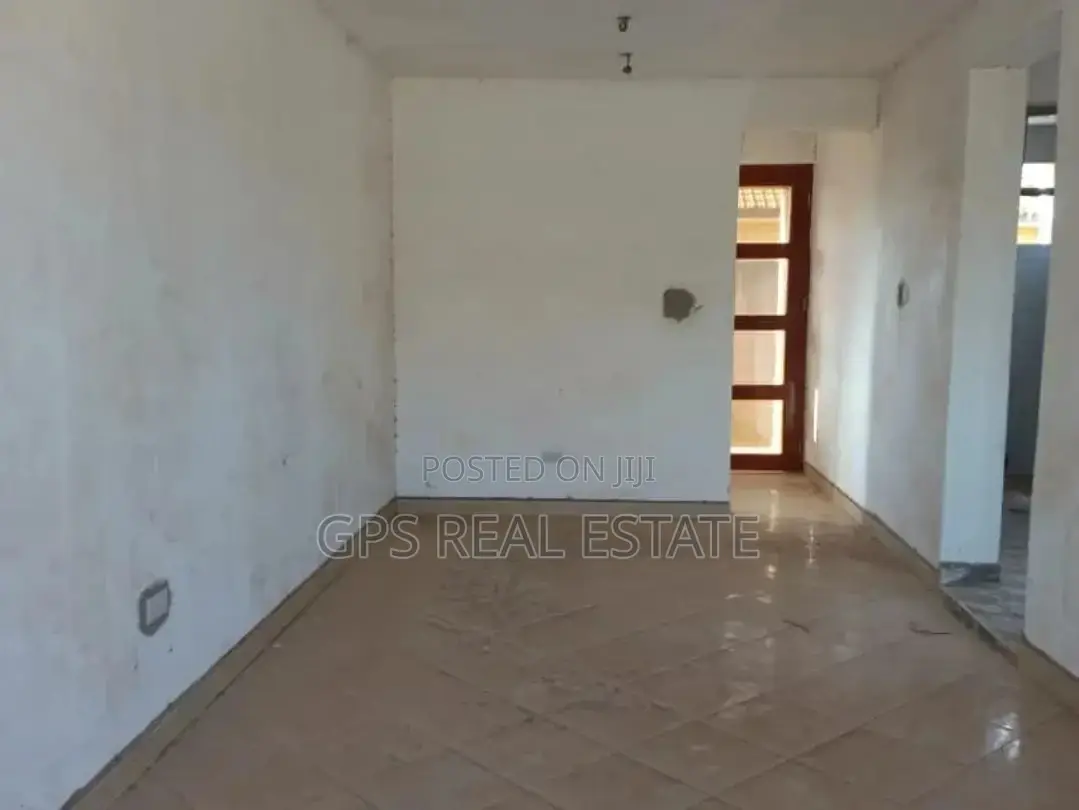 8bdrm Apartment in Madale, Kinondoni for Sale