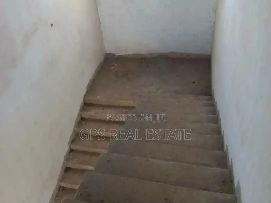 8bdrm Apartment in Madale, Kinondoni for Sale