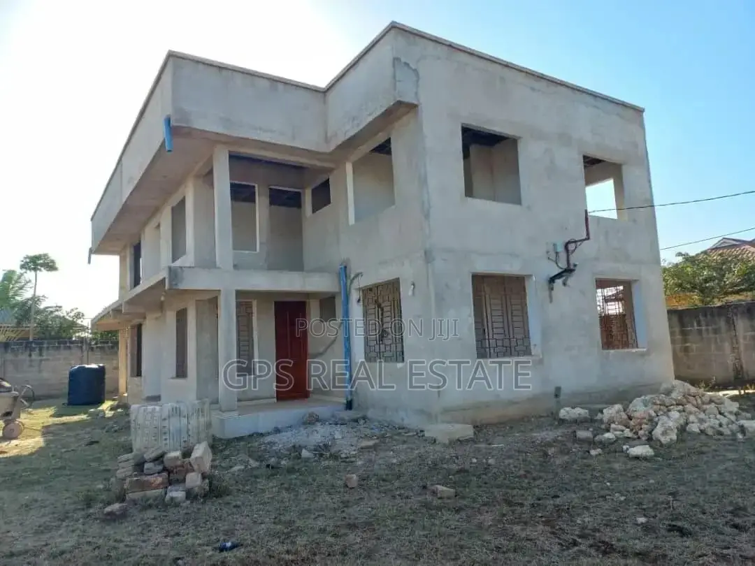 8bdrm Apartment in Madale, Kinondoni for Sale