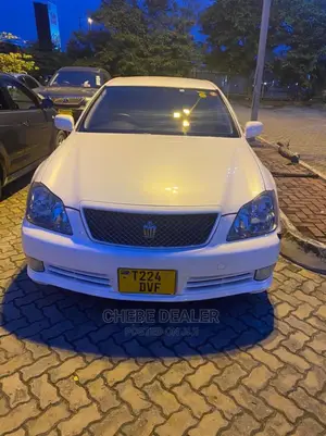 Toyota Crown 2006 White