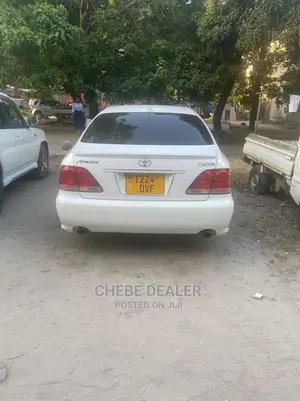 Toyota Crown 2006 White