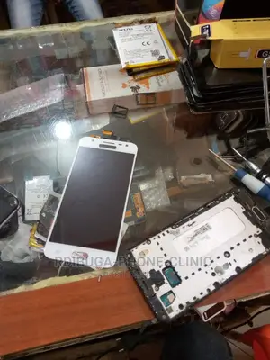 Samsung J7PRO Is Replacing OG LCD.