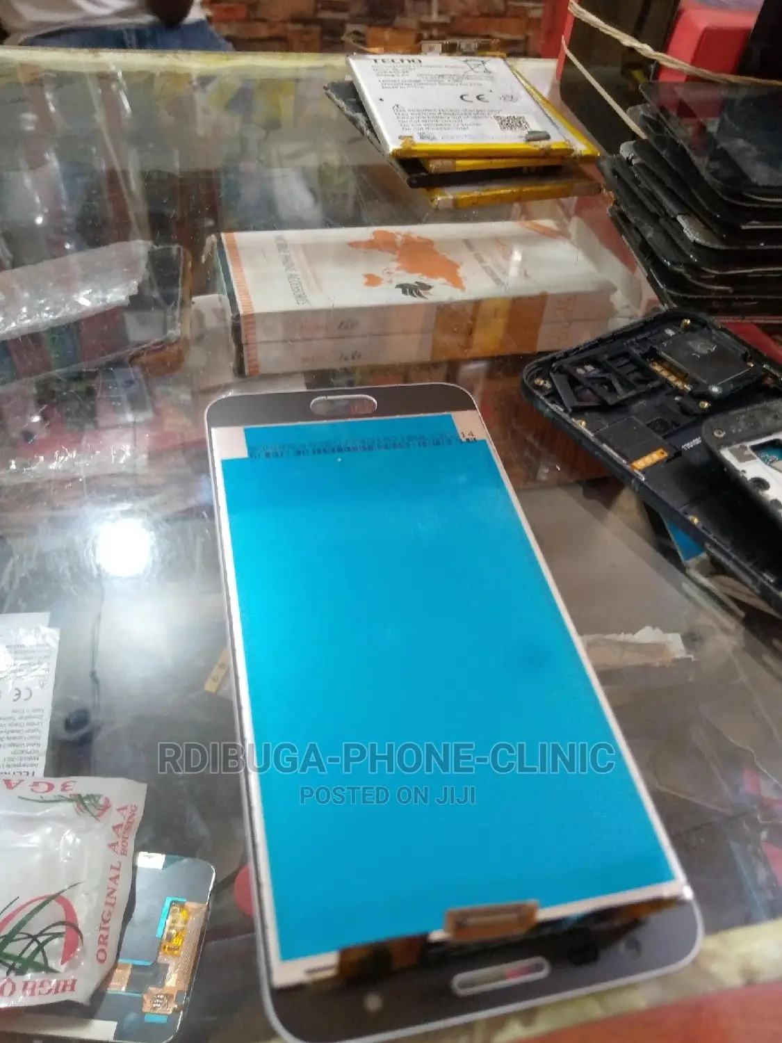 Samsung J7PRO Is Replacing OG LCD.
