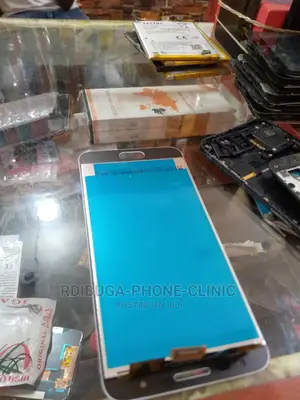 Samsung J7PRO Is Replacing OG LCD.