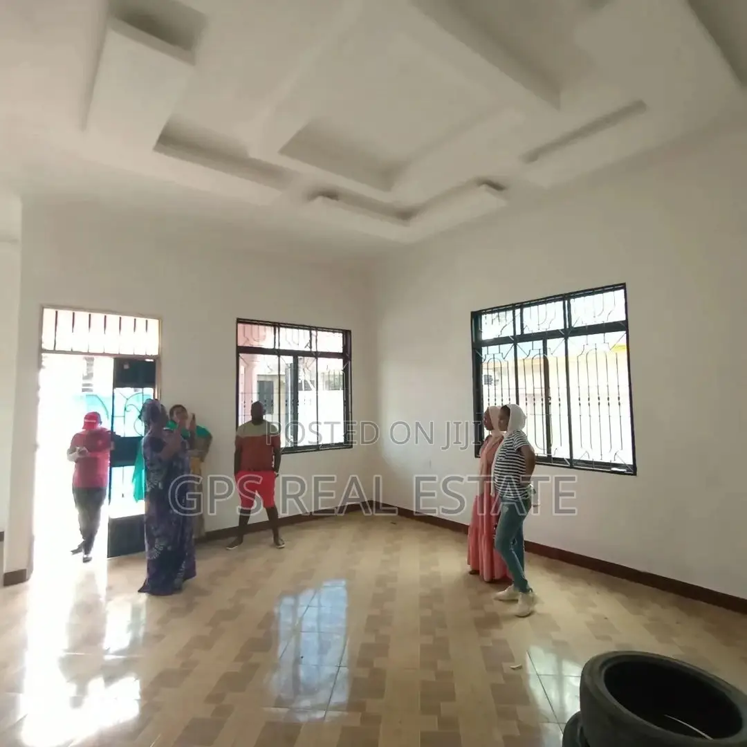 4bdrm House in Chamzi Mzamabarauni, Temeke for Sale