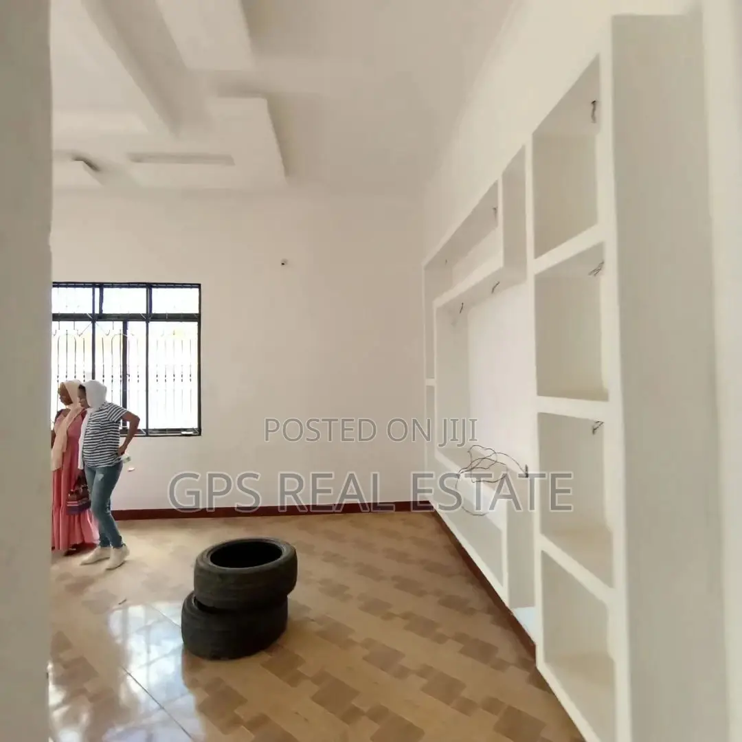4bdrm House in Chamzi Mzamabarauni, Temeke for Sale