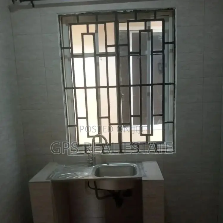 6bdrm Apartment in Madale Contena, Ilala for Sale
