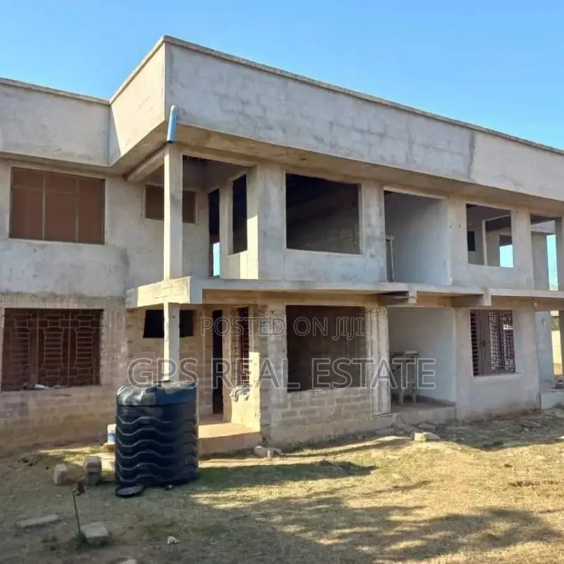 6bdrm Apartment in Madale Contena, Ilala for Sale
