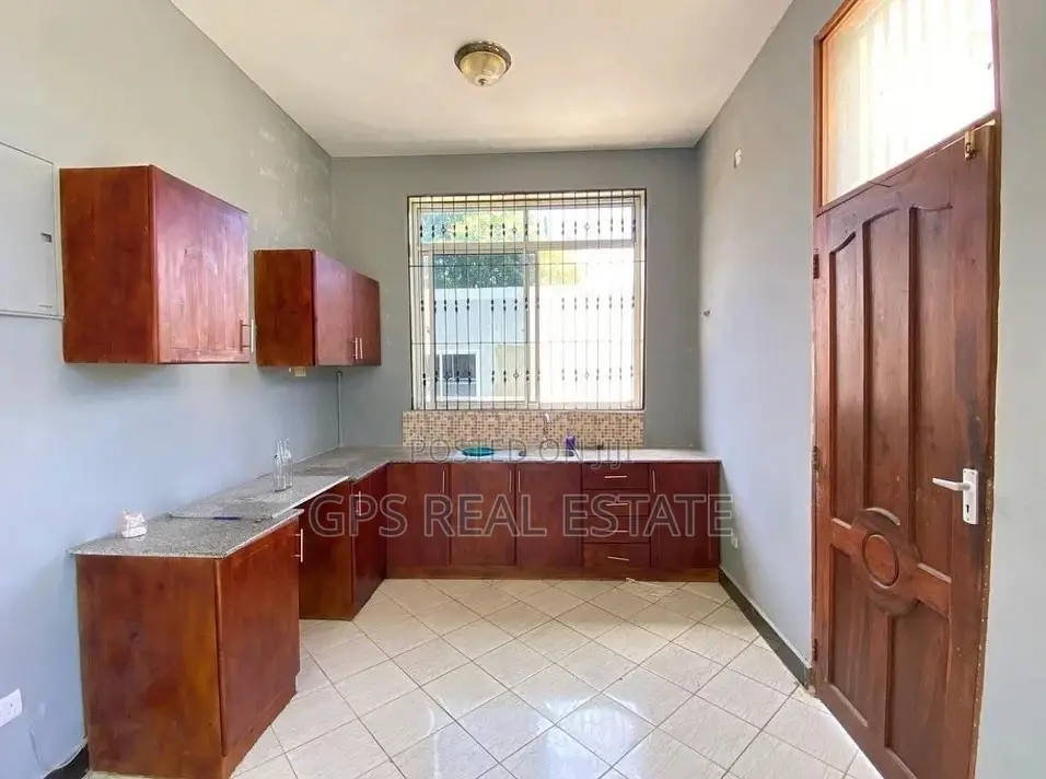 5bdrm Apartment in Mbweni Jkt, Kinondoni for Rent