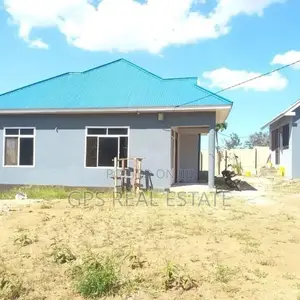 3bdrm House in Makabe, Kinondoni for Sale
