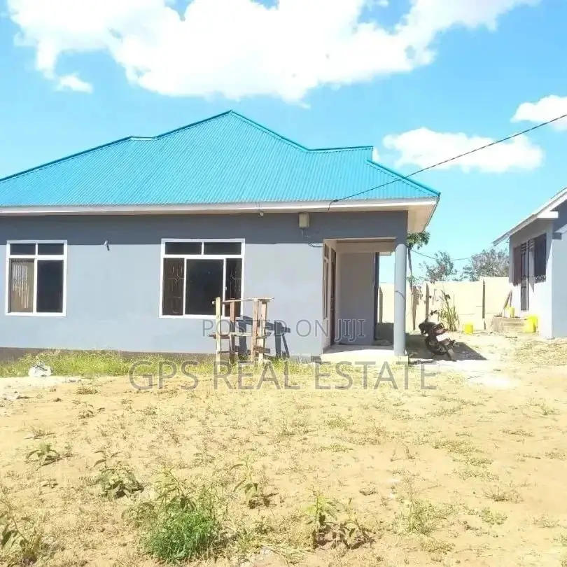 3bdrm House in Makabe, Kinondoni for Sale