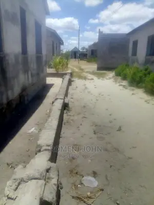 Furnished 6bdrm Bungalow in Tanzania Daressalaam, Ukonga for Sale