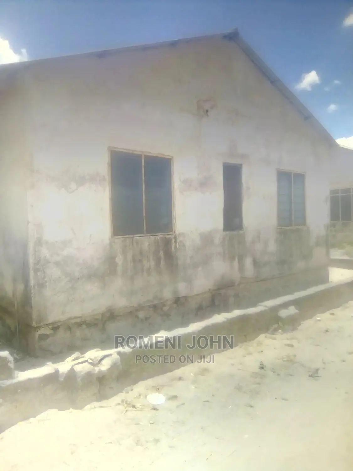 Furnished 6bdrm Bungalow in Tanzania Daressalaam, Ukonga for Sale