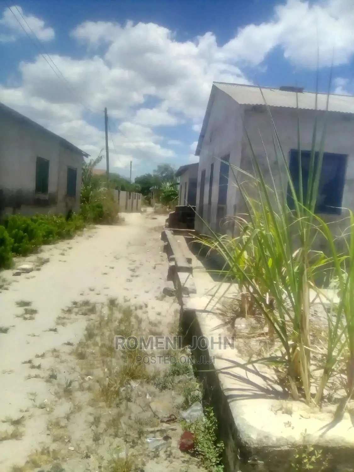 Furnished 6bdrm Bungalow in Tanzania Daressalaam, Ukonga for Sale