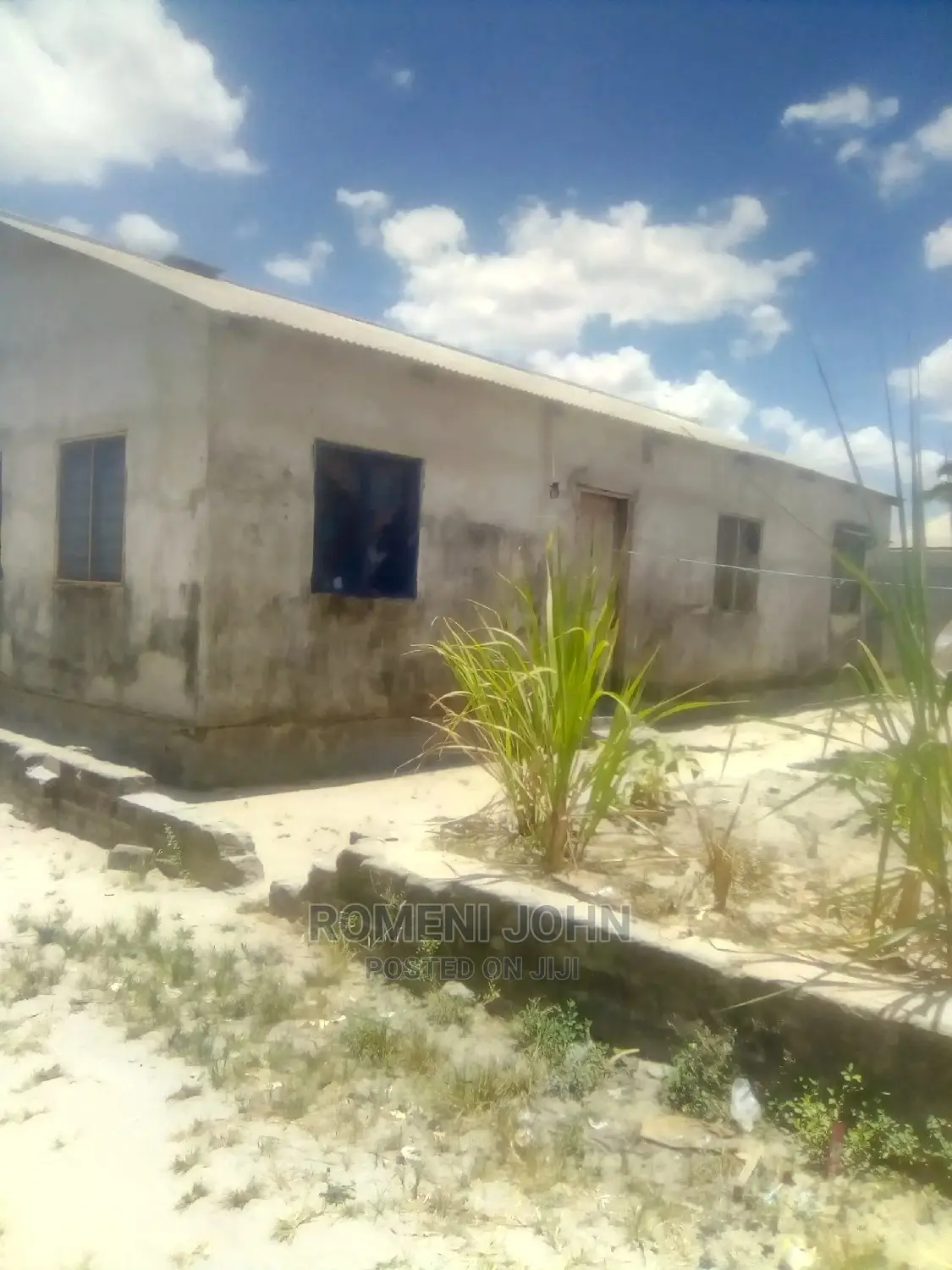 Furnished 6bdrm Bungalow in Tanzania Daressalaam, Ukonga for Sale