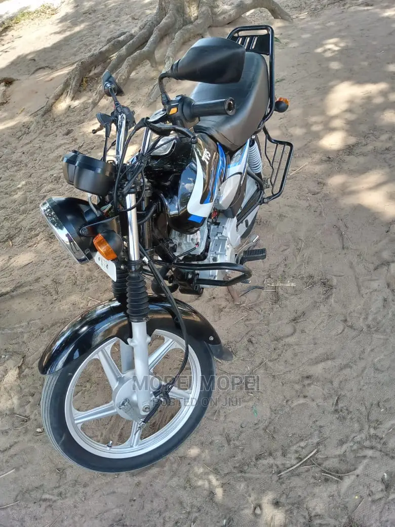 TVS HLX 125 2021 Black
