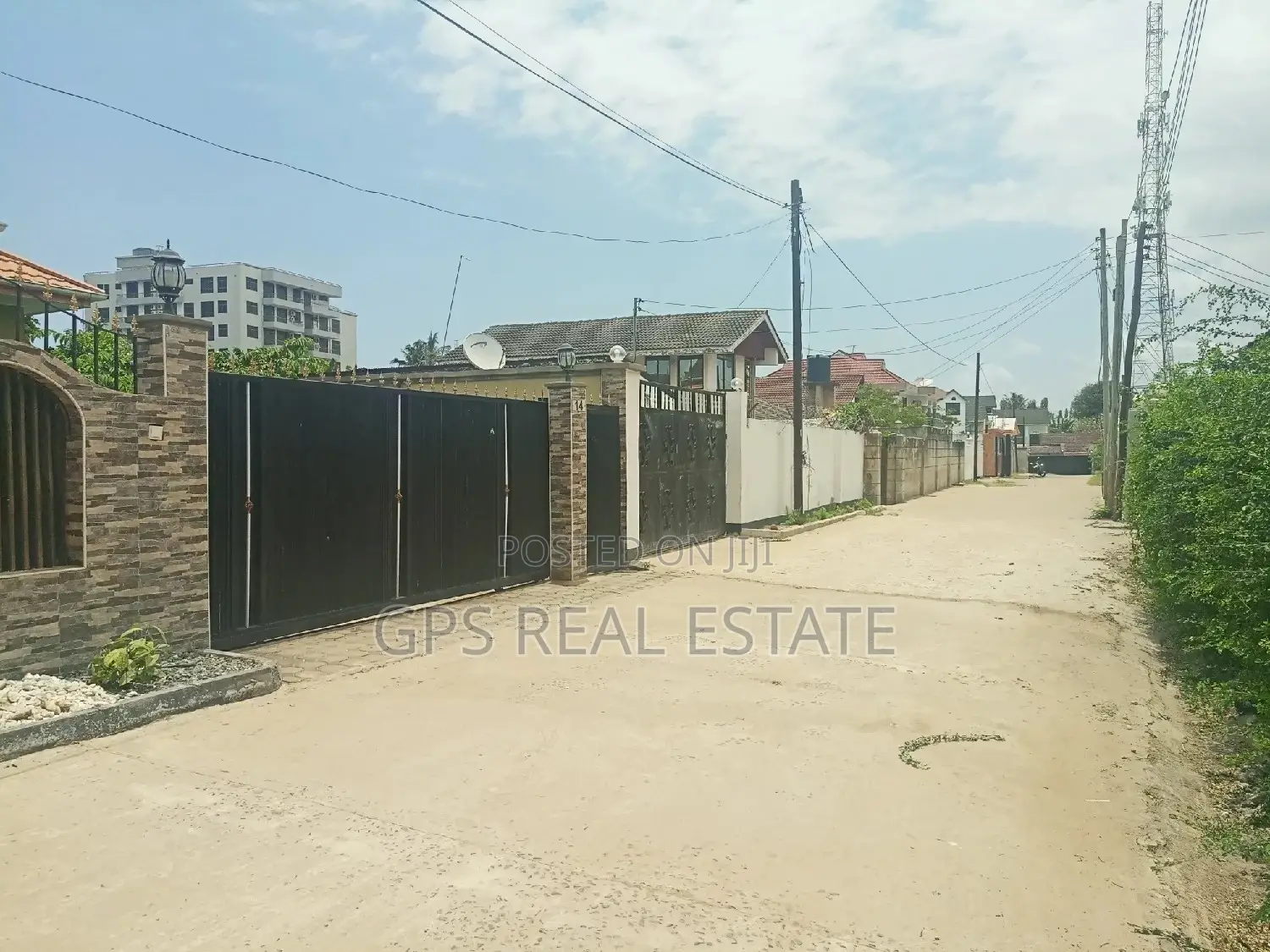 3bdrm Apartment in Mikocheni, Kinondoni for Sale