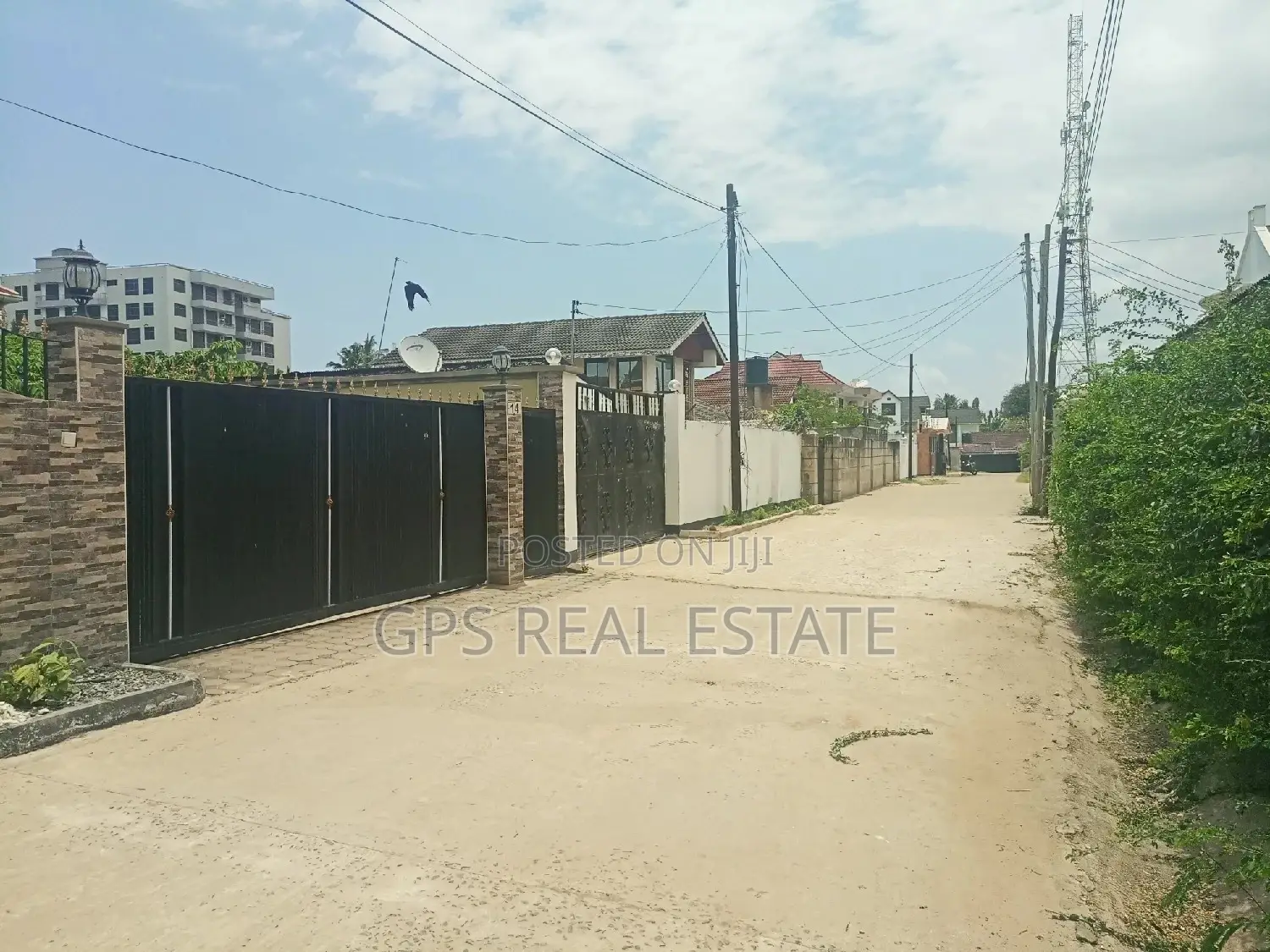 3bdrm Apartment in Mikocheni, Kinondoni for Sale