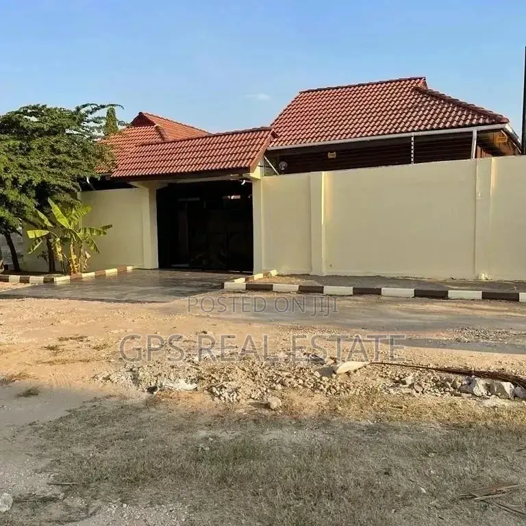 3bdrm House in Boko Mianzini, Kinondoni for Sale