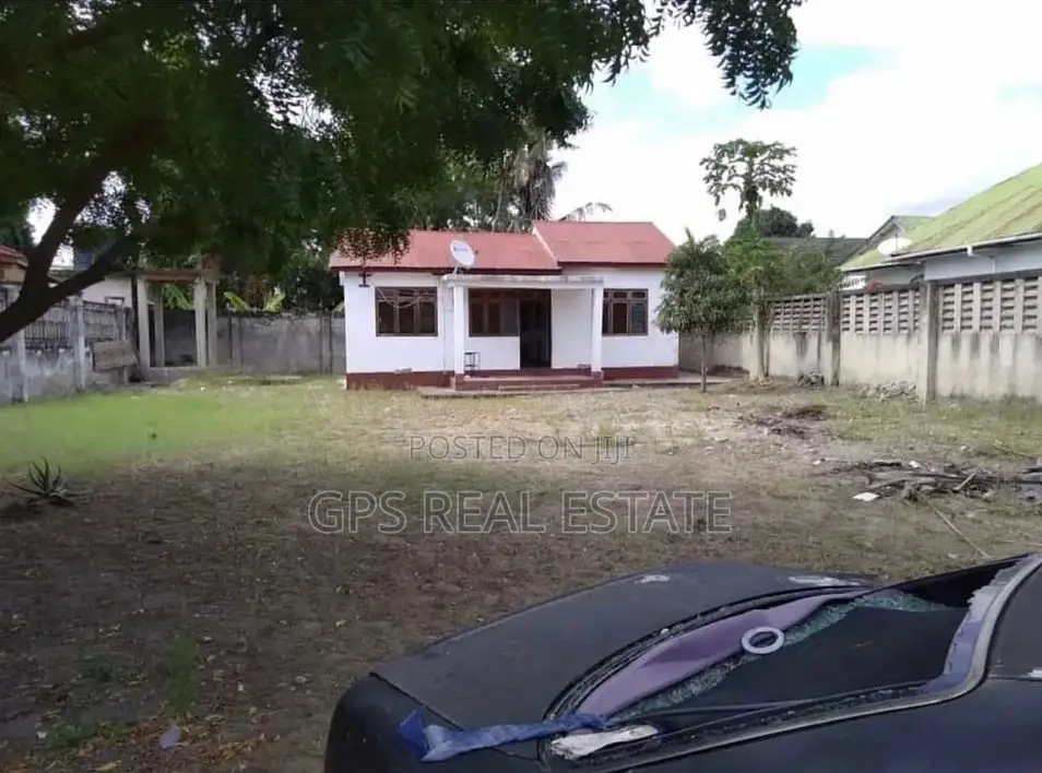 3bdrm House in Ununio, Kinondoni for Sale