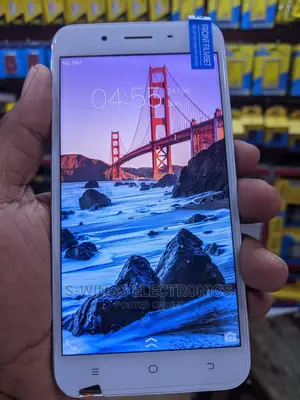 Vivo Y66i 32 GB Gold