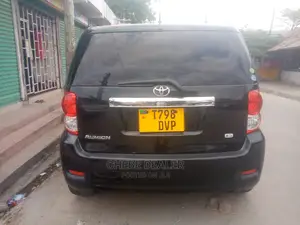 Toyota Corolla Rumion Hatchback 1.5 FWD 2008 Black