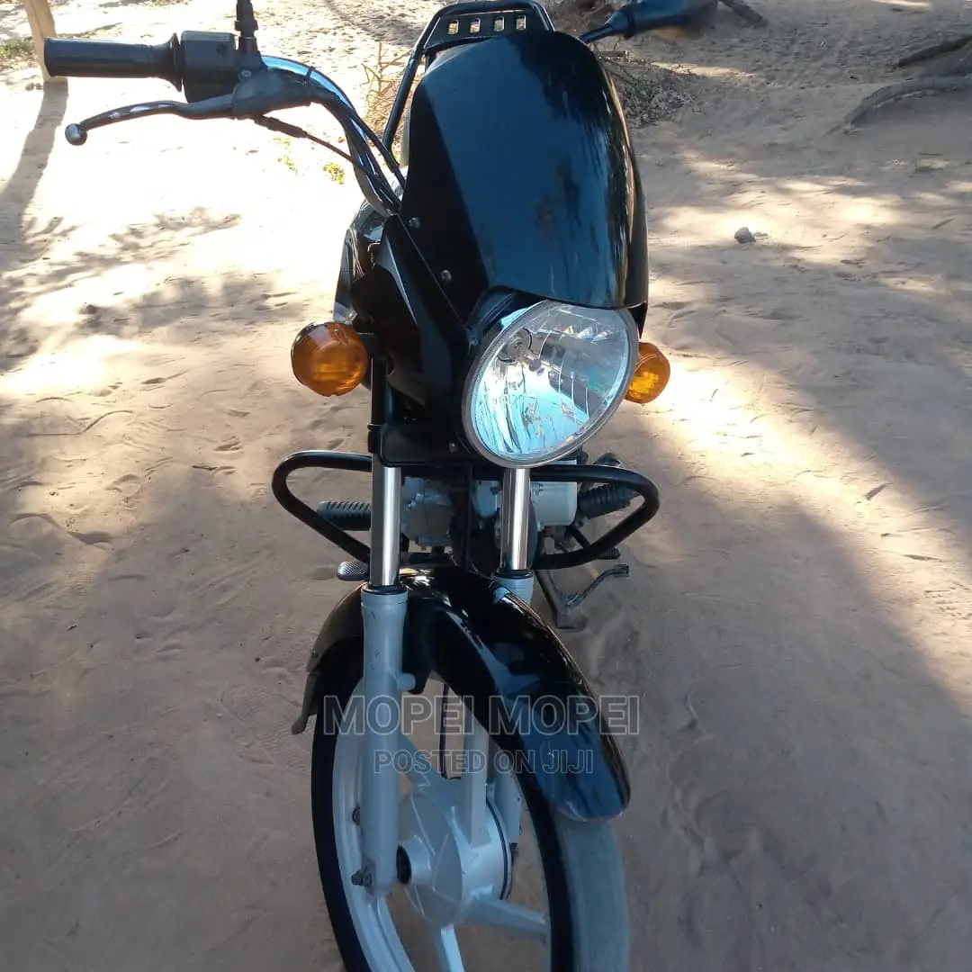 Bajaj Boxer 125 2021 Black