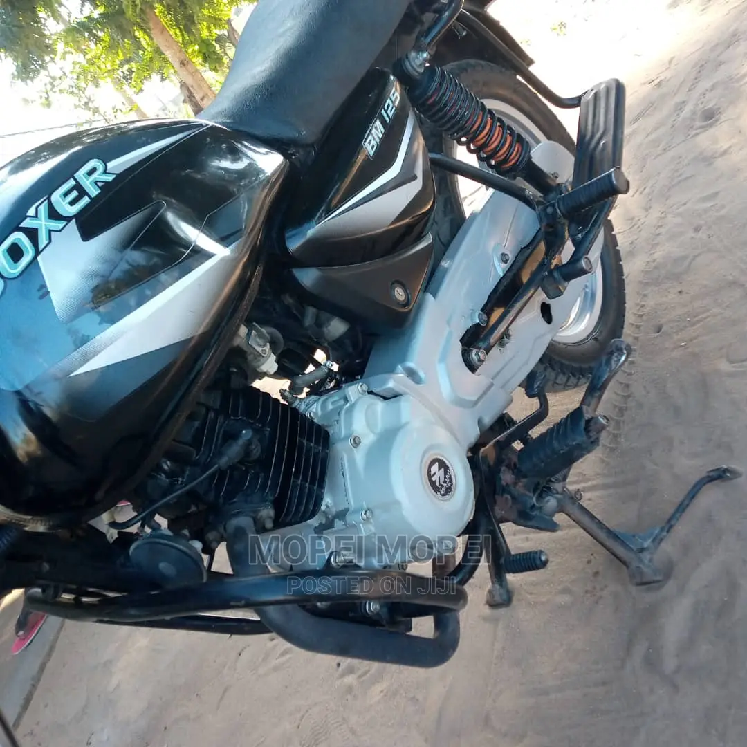 Bajaj Boxer 125 2021 Black