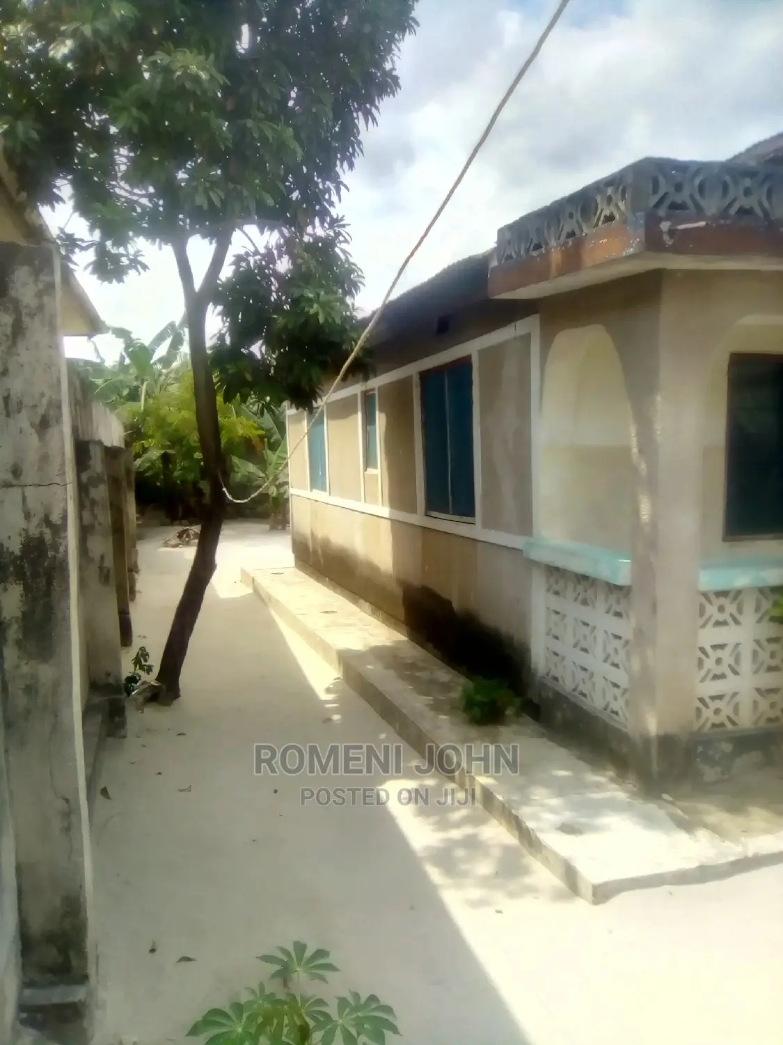 Furnished 7bdrm Townhouse/Terrace in Tanzania Daressalaam for Sale