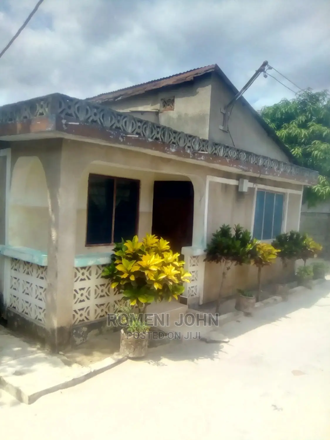 Furnished 7bdrm Townhouse/Terrace in Tanzania Daressalaam for Sale